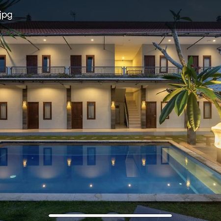 Cempaka Mas Guest House Canggu ภายนอก รูปภาพ